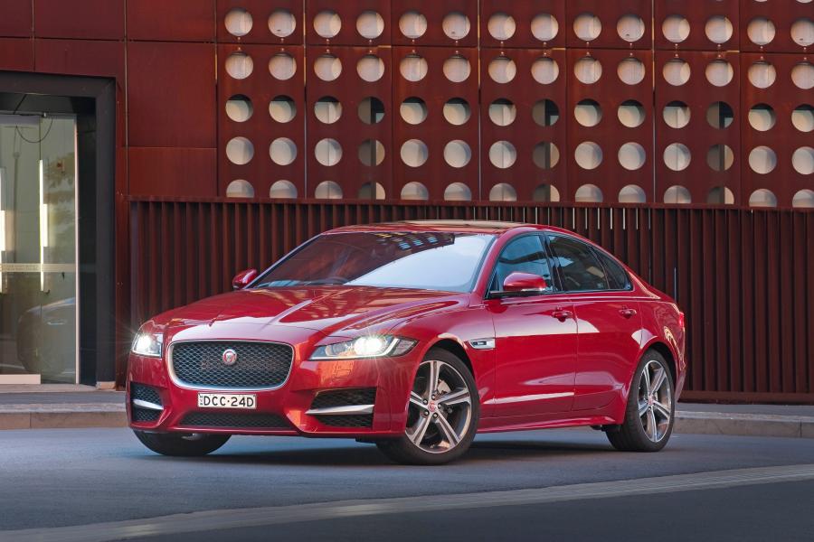  Jaguar XF R-Sport 2016 года  (AU) (фото 11 из 26)